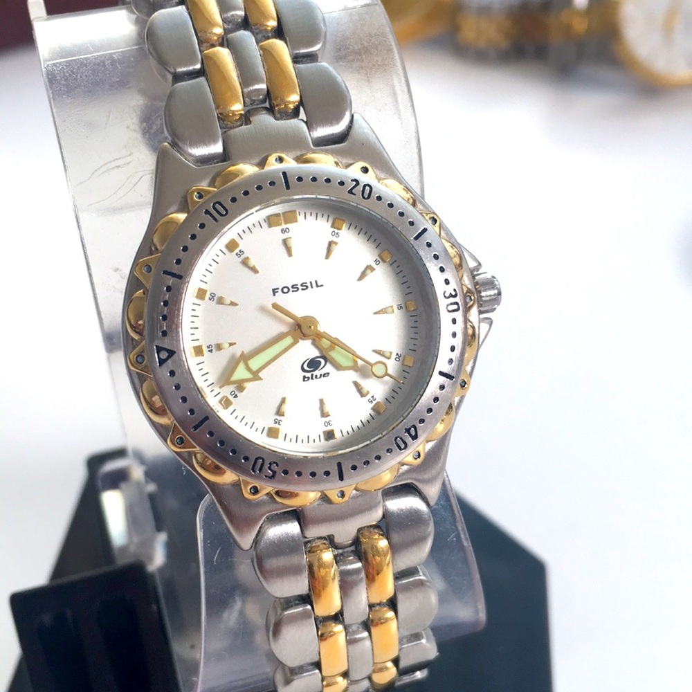 FOSSIL BLUE PR-5009 NEAR MINT CONDITION RUNS 100%